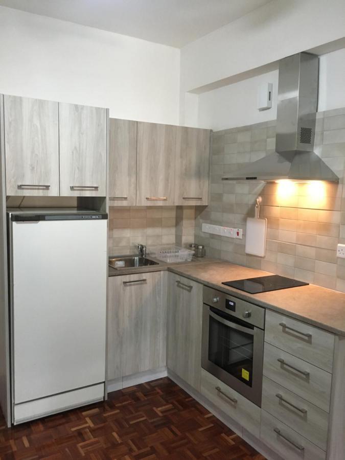 Larnaca Beach Apartment 1A Luaran gambar