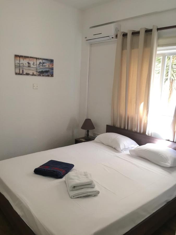 Larnaca Beach Apartment 1A Luaran gambar