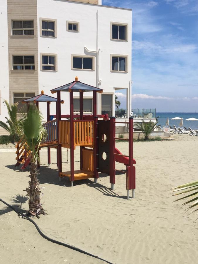 Larnaca Beach Apartment 1A Luaran gambar