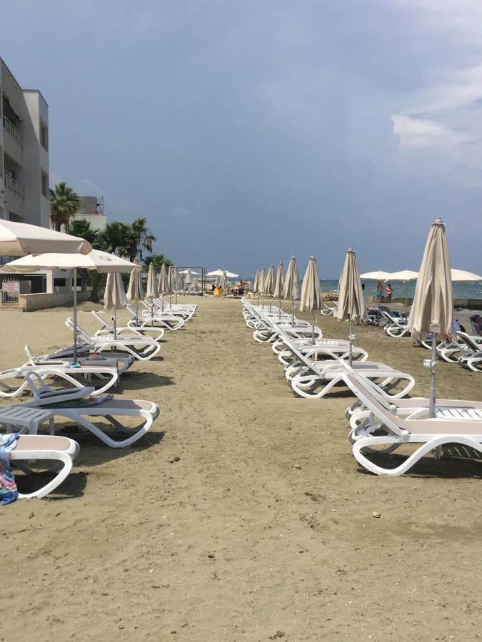 Larnaca Beach Apartment 1A Luaran gambar