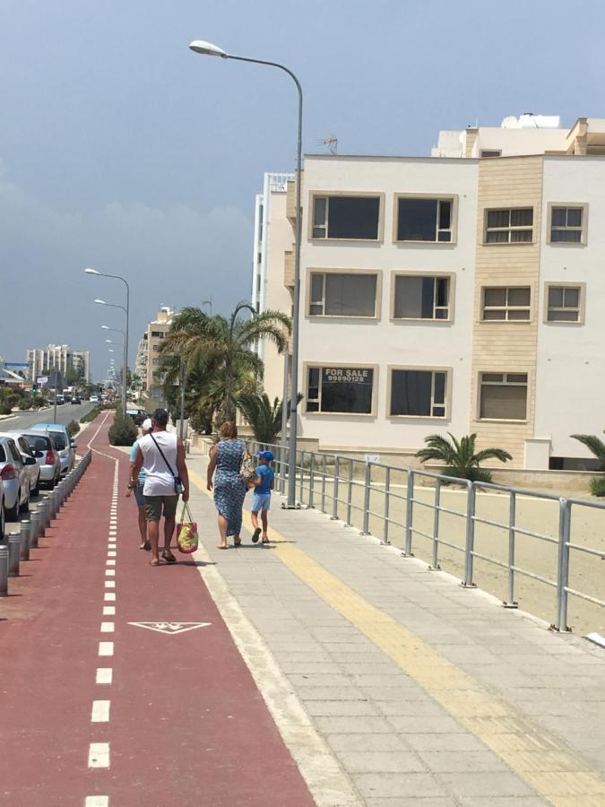 Larnaca Beach Apartment 1A Luaran gambar