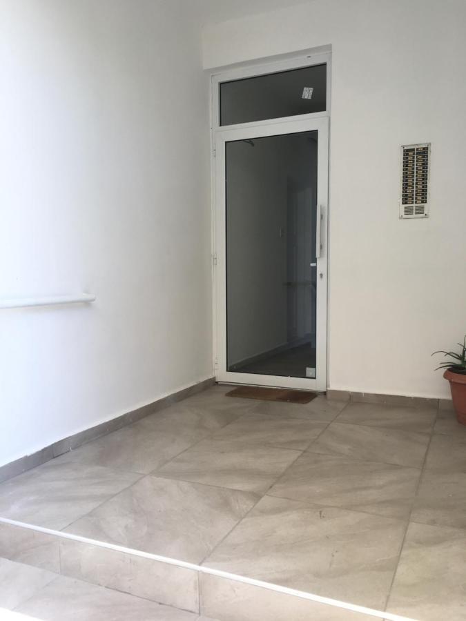 Larnaca Beach Apartment 1A Luaran gambar
