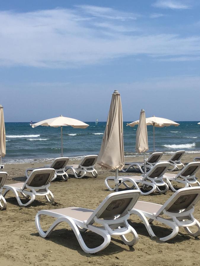Larnaca Beach Apartment 1A Luaran gambar